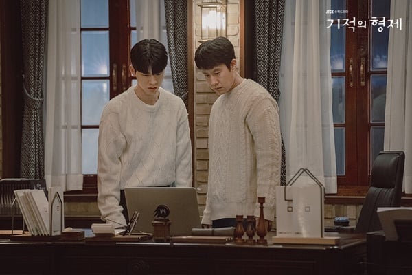 近期开播韩剧评价！《D.P逃兵追缉令2》《驱魔面馆2》精彩好看，这部收视低但口碑爆棚-12