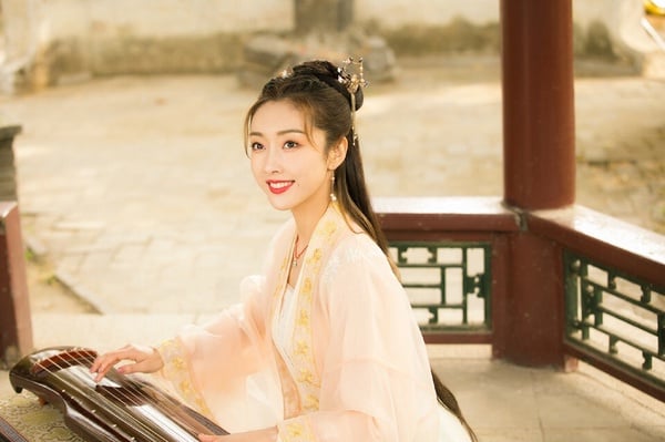 网评“最适合演古装仙侠剧”国产剧90花TOP10！白鹿没前十，迪丽热巴第四，李一桐冲第二-5