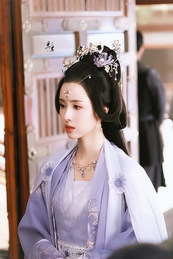 网评“最适合演古装仙侠剧”国产剧90花TOP10！白鹿没前十，迪丽热巴第四，李一桐冲第二-24