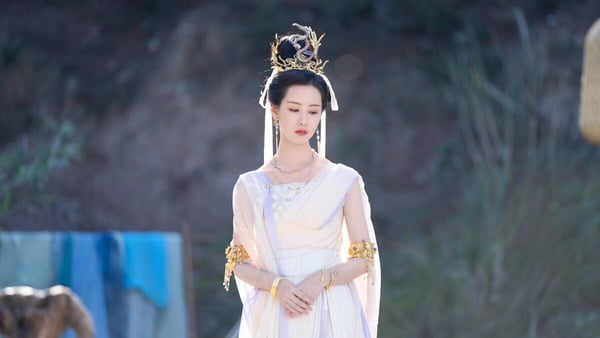 网评“最适合演古装仙侠剧”国产剧90花TOP10！白鹿没前十，迪丽热巴第四，李一桐冲第二-22