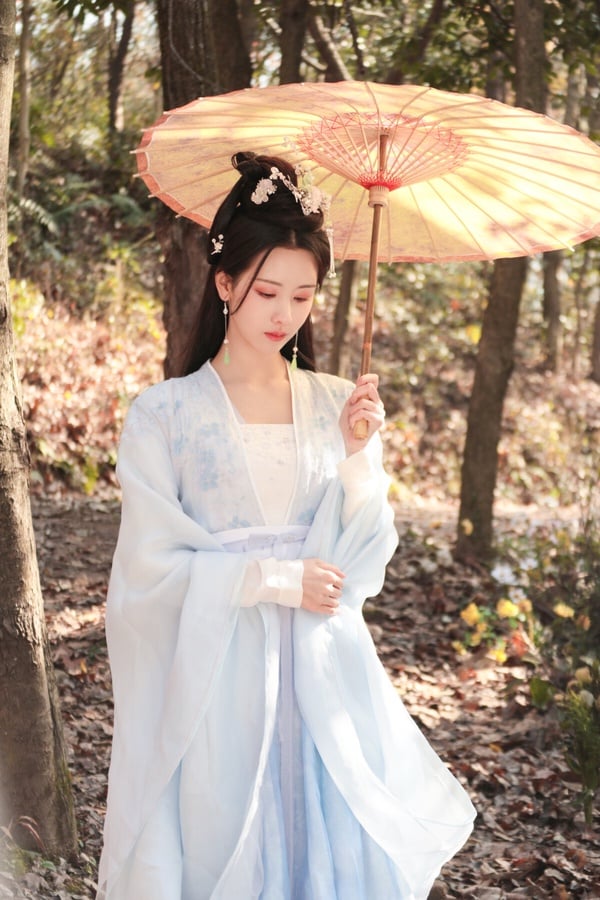 网评“最适合演古装仙侠剧”国产剧90花TOP10！白鹿没前十，迪丽热巴第四，李一桐冲第二-23