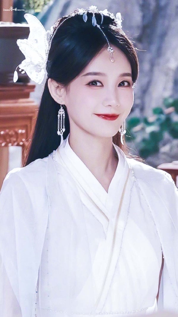 网评“最适合演古装仙侠剧”国产剧90花TOP10！白鹿没前十，迪丽热巴第四，李一桐冲第二-27