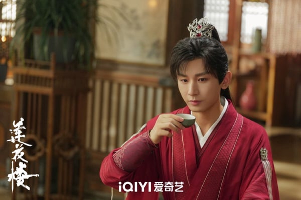 7月国产剧有效播放量TOP10！杨紫《长相思》8天赢热巴《安乐传》，《玉骨遥》12亿没冠军-1