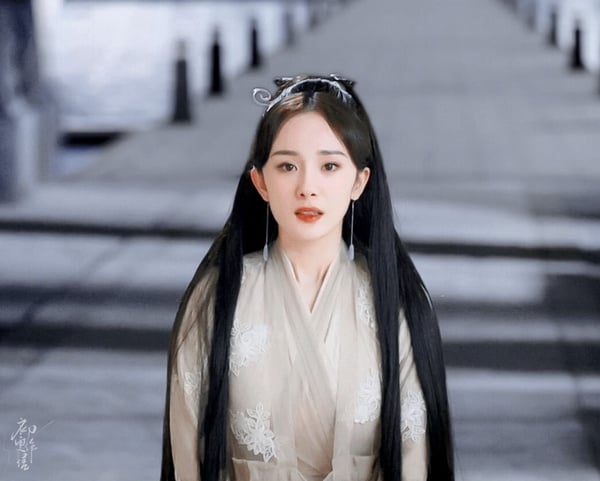 古装剧8位女主穿回女装惊艳全场！杨紫《长相思》看呆4男人，热巴美翻吴磊，杨幂是真美-16
