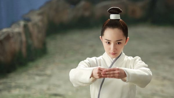 古装剧8位女主穿回女装惊艳全场！杨紫《长相思》看呆4男人，热巴美翻吴磊，杨幂是真美-15
