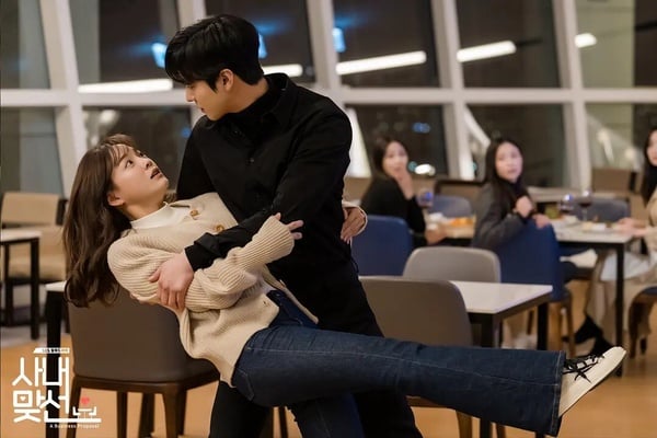 近三年登顶Netflix全球第一韩剧竟只有12部！《欢迎来到王之国》霸榜3周，这部高达9周-22