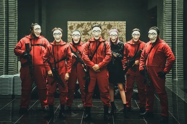 近三年登顶Netflix全球第一韩剧竟只有12部！《欢迎来到王之国》霸榜3周，这部高达9周-24