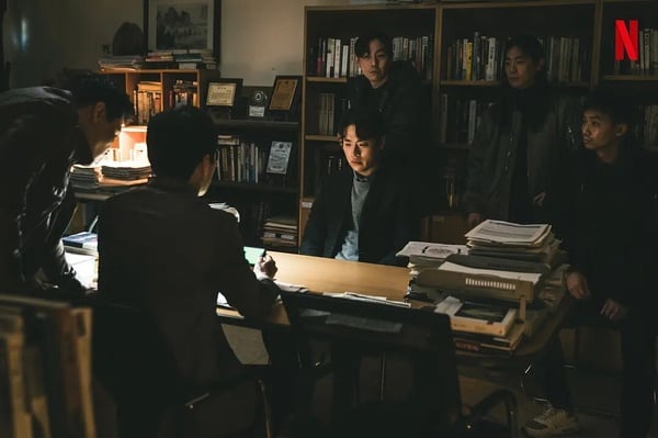 近三年登顶Netflix全球第一韩剧竟只有12部！《欢迎来到王之国》霸榜3周，这部高达9周-39