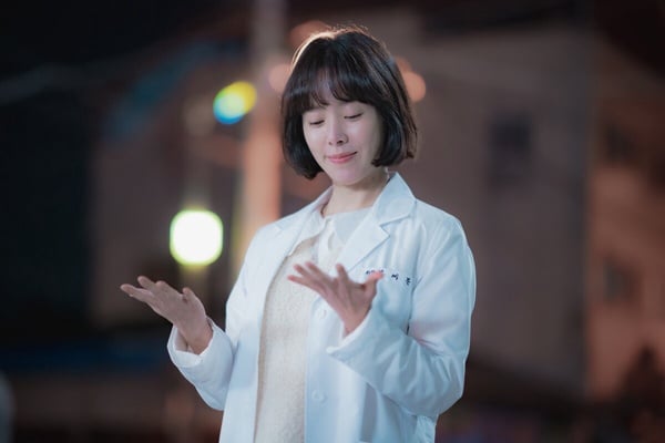 八月韩剧演员热度TOP10！《超异能族》高允贞仅第8，安恩真第4输金所泫，冠军真的红-9