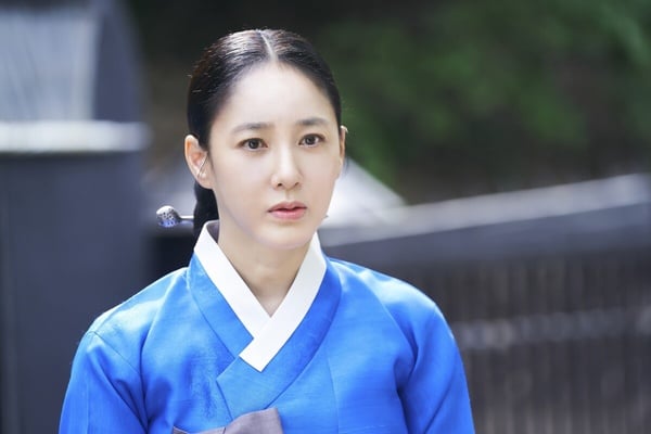 八月韩剧演员热度TOP10！《超异能族》高允贞仅第8，安恩真第4输金所泫，冠军真的红-8