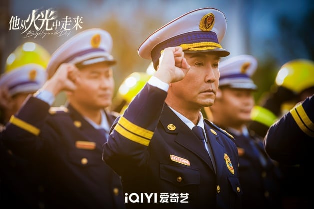 国产剧《他从火光中走来》1-40全集百度云网盘【高清1080P大结局】迅雷资源下载-14