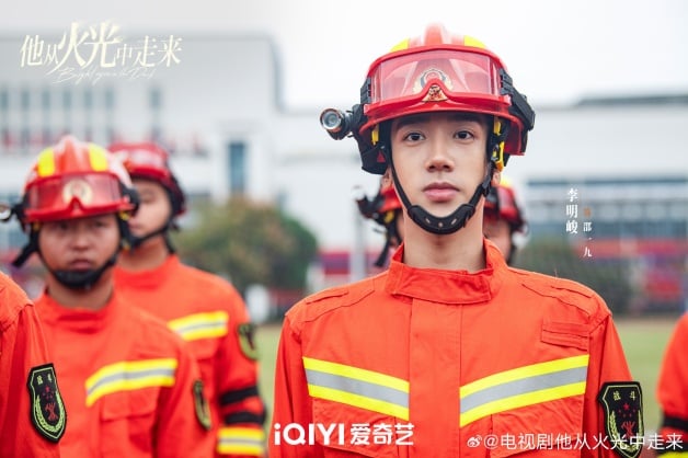 国产剧《他从火光中走来》1-40全集百度云网盘【高清1080P大结局】迅雷资源下载-7