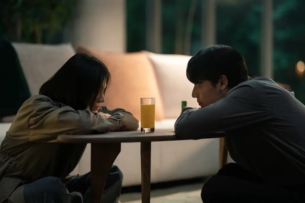 日票选“Netflix最好看韩剧”TOP10！《黑暗荣耀》仅第8，《爱的迫降》第2，冠军好意外-10