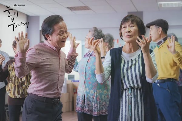 网评8部“人生必看韩剧”！《信号》经典难超越，赵寅成不仅《超异能族》这部也很神-10