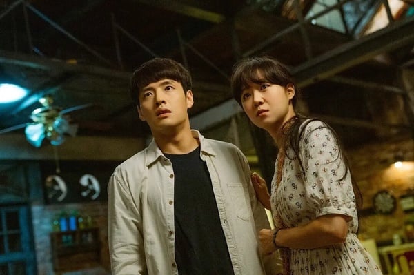 网评8部“人生必看韩剧”！《信号》经典难超越，赵寅成不仅《超异能族》这部也很神-2