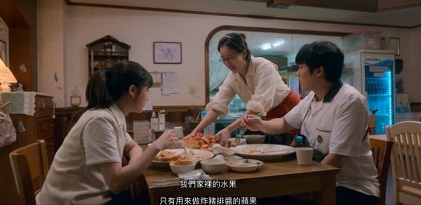 《超异能族》剧情8个前后呼应！斗植靠“紫色窗帘”找到美贤家，之后美贤家全是紫色-10