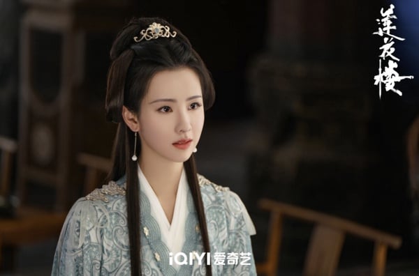 陈都灵演遍古装剧白月光！《云之羽》、《长月烬明》、《莲花楼》白月光全是她有原因！-4
