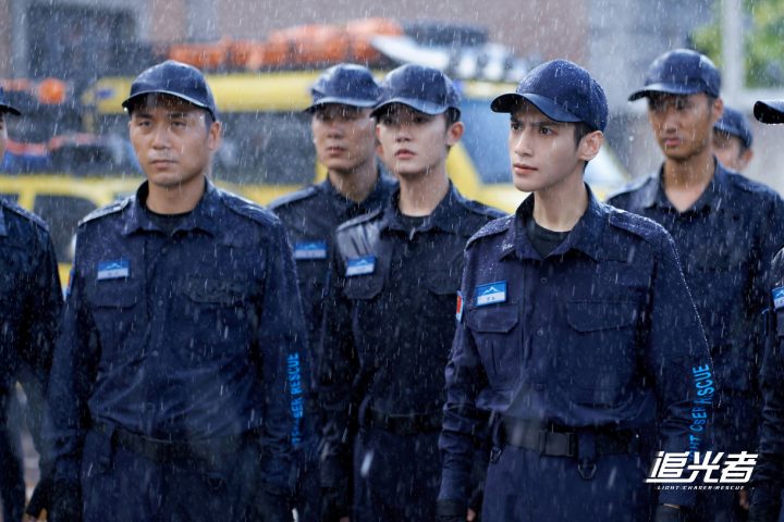 10部警消国产剧！《他从火光中走来》主演帅到炸裂，《你是我的城池营垒》卡壳CP经典-6