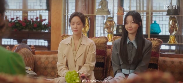 韩剧《七人的逃脱》10大毁三观“狗血剧情”！学校产子嫁祸好友？亲妈为钱掐死女儿？-4