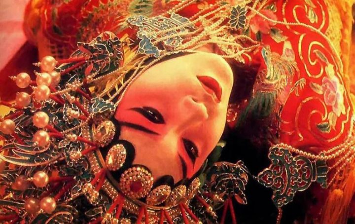 《霸王别姬》30年，汪曼玲认曾考虑张国荣配成龙，巨额片酬吓亲老板缩略图