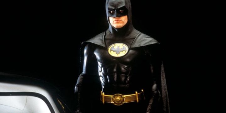 迈克尔·基顿蝙蝠侠新战袍流出！细数1989年电影版与《闪电侠》战袍的八大差异之处缩略图