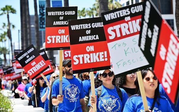 好莱坞罢工︱演员工会有意发动二轮罢工，矛头直指电玩游戏开发商缩略图