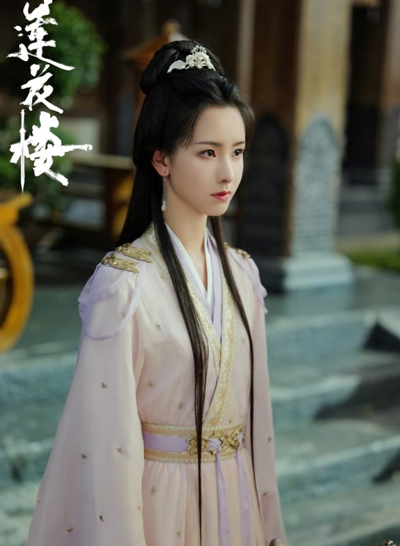 最美绿叶“陈都灵”10部国产剧代表作！《莲花楼》温柔婉约，《长月烬明》黑化惊艳-3