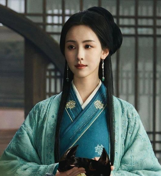 最美绿叶“陈都灵”10部国产剧代表作！《莲花楼》温柔婉约，《长月烬明》黑化惊艳-2