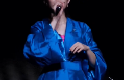 徐怀钰演唱会自嘲：座位空了点，感觉有点孤单寂寞冷  改写后标题：徐怀钰演唱会自黑：座位空了，有点孤单寂寞冷清啊缩略图