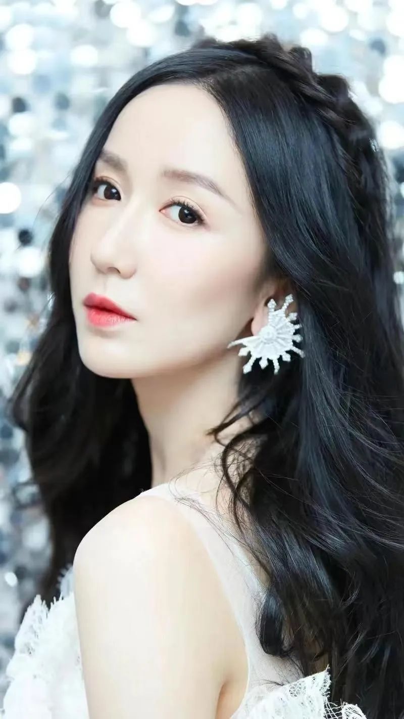 韩红领头，中国歌坛大腕小将齐上阵，邓超娄艺潇也来热闹一番