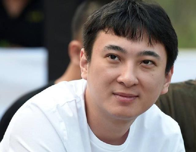 王思聪调侃汪峰的恋情？网友：这不是明摆着的讽刺吗？
