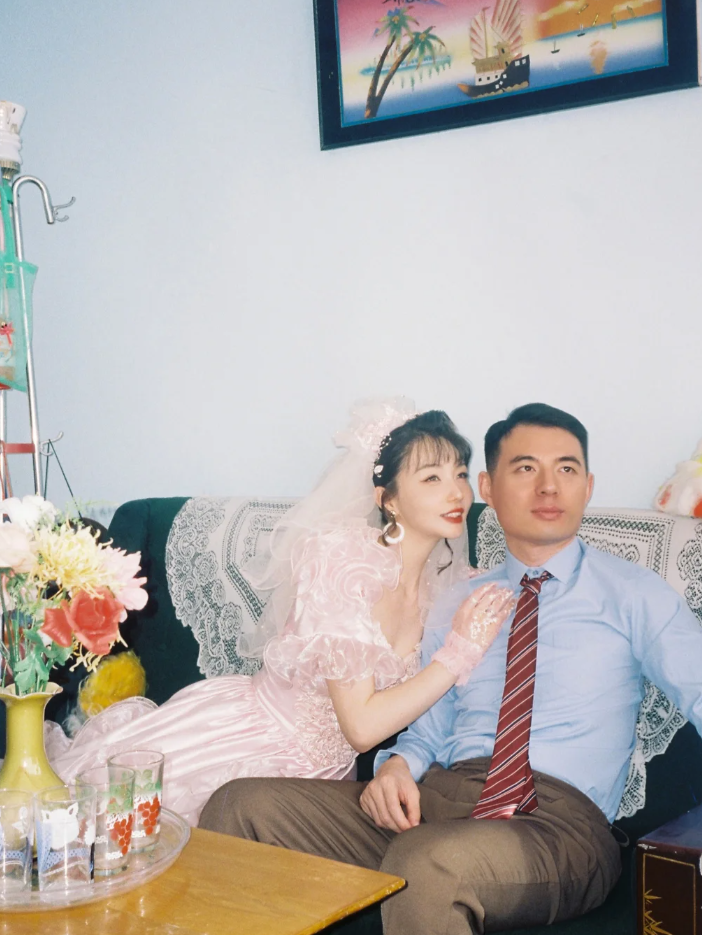高晓松的前妻秀恩爱，结婚三周年快乐！婆婆美得不像话，俩人一起像姐妹俩！