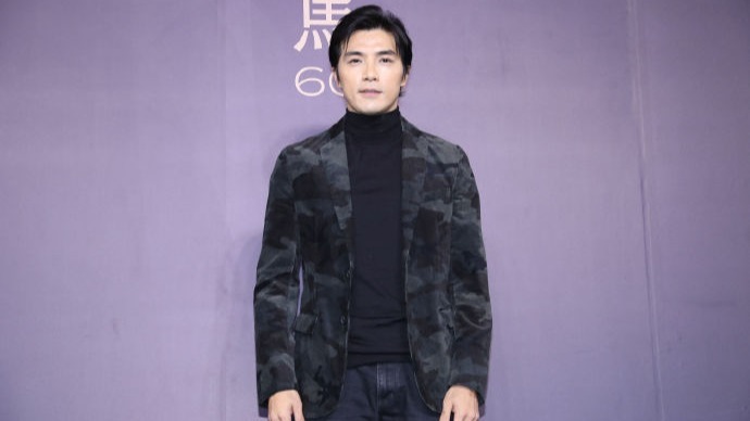 贺军翔家遭警察搜查，手机也被查了！这和酒店那事有关？他本人回应了！
