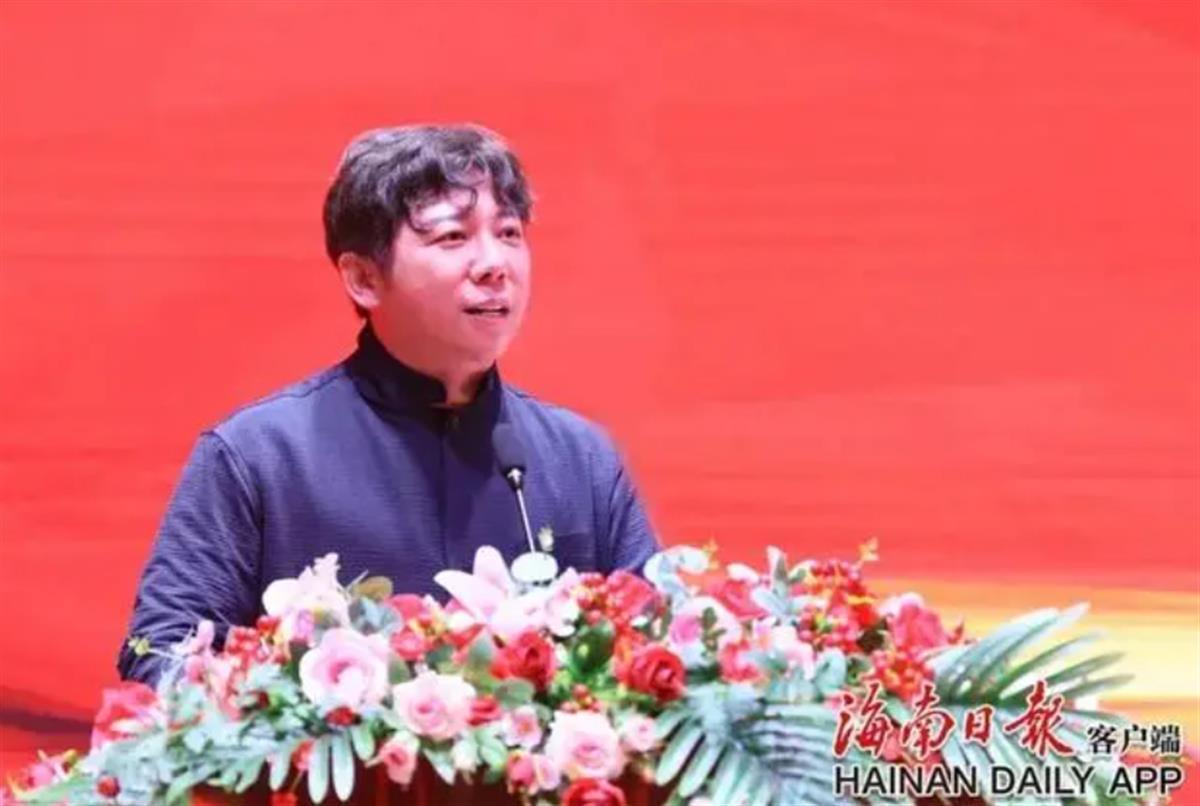 韩红变身特聘教授，胡海泉当上院长，这些《歌手》明星都在大学里教书呢！