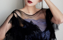汪峰恋爱不忘宠娃，接女儿放学还背书包，醒醒长高，越来越像章子怡了！缩略图