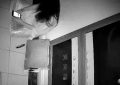 杨坤受不了了！粉丝蹲守门口三个月，网友惊呼：太可怕，快报警！缩略图