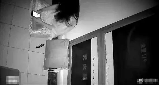 杨坤受不了了！粉丝蹲守门口三个月，网友惊呼：太可怕，快报警！