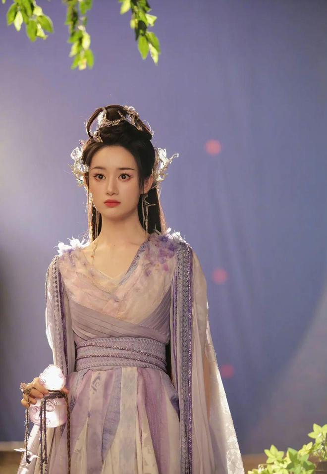 郭晓婷好像随时准备退出娱乐圈的“疯狂”感觉~