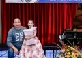 41岁高云翔和女儿的合照曝光，身材发福，现在没戏拍了缩略图