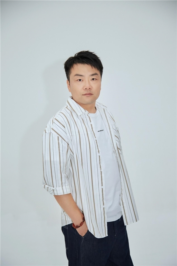 郭虎导演《莲花楼》喜获2024金骨朵奖年度影响力导演称号！