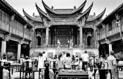 小剧场大爆发：机遇和挑战一起来！缩略图