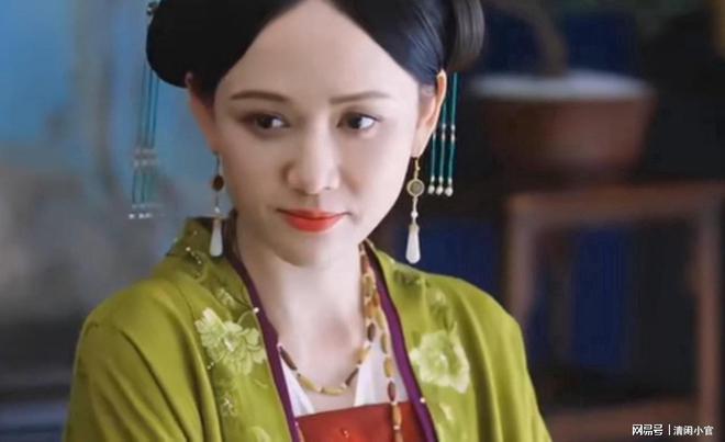 明明是主角脸，非要整成配角脸，和大10岁的演员同框，结果被降维打击
