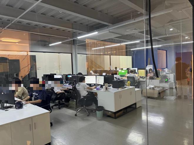 上海的“竖店”揭秘：一天租金6000元，三分钟变身CEO，但短剧市场似乎遇冷了