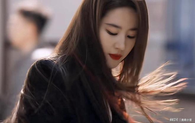 刘亦菲和女配们站一起，有的女演员真的不怕被比下去呢！