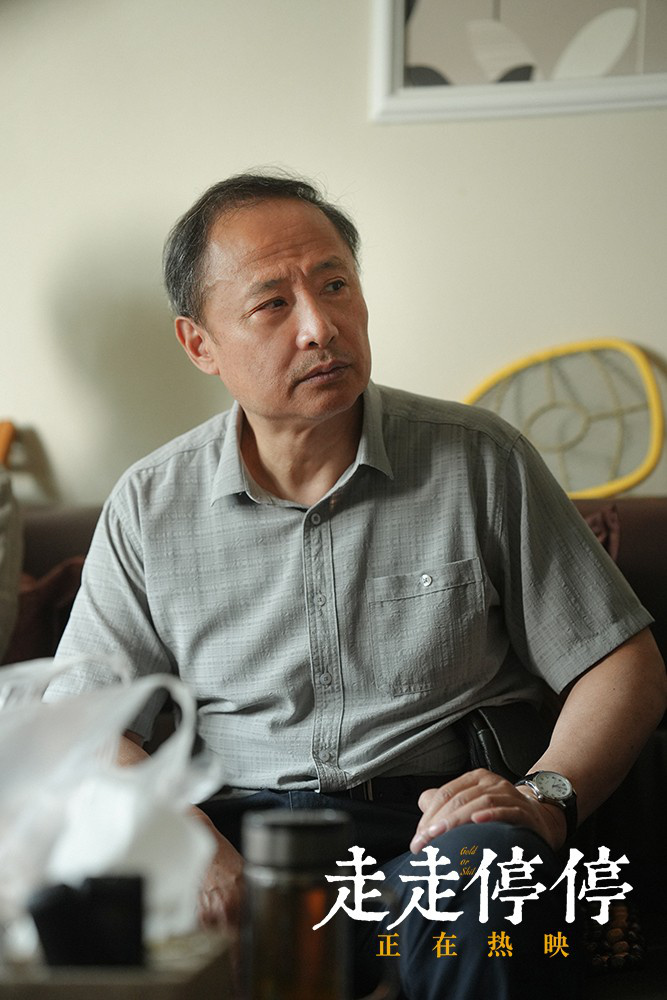 胡歌带娃去串门，意外上演家庭小剧场一幕