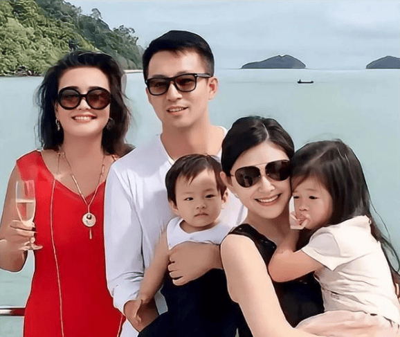 汪小菲婚后首次情绪失控，不是大S的错，背后原因获赞大气度