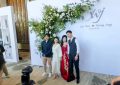 圆圆和又廷在好友婚礼上秀恩爱，眼神里满是甜蜜，多年婚姻依旧甜如初恋！缩略图