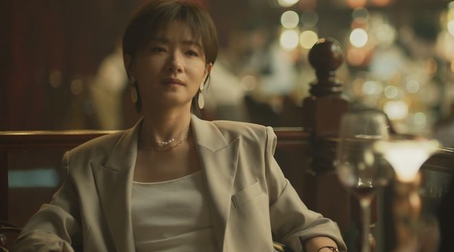 满脸褶子、一身肥肉还演学生？这剧是不是疯了，都能当学生他爹了吧！