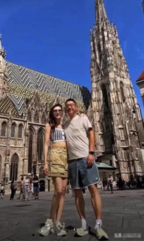 李嘉欣晒出奥地利家庭乐，老公许晋亨帅气亮相，12岁儿子身高出众！
