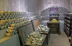 李卫在影视剧里背景强大，那他现实中是啥样的呢？缩略图